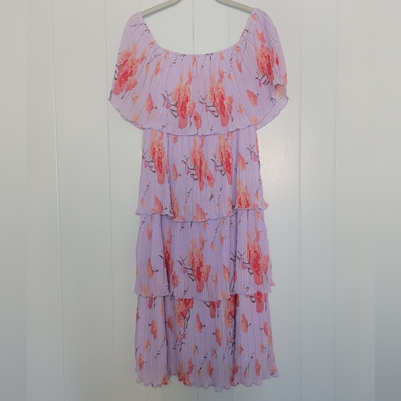 Entro Off Shoulder Tiered Plisse Pleated Midi Dresa Floral Lavender & Pink MD - Picture 2 of 10
